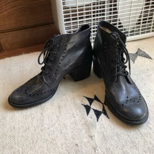 Sale✨Genuine Leather Heeled Wingtip Oxford Booties